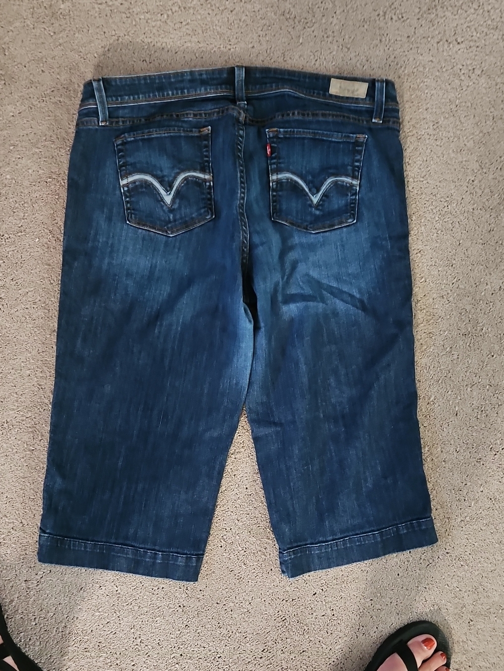 Levi's Women's Blue Relaxed Denim Capri Jeans